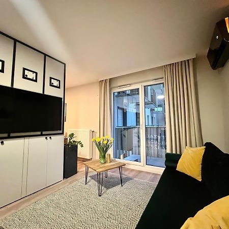 Milionowa 8 - Komfortowe Studio Z Garazem I Klimatyzacja Lodź Bagian luar foto