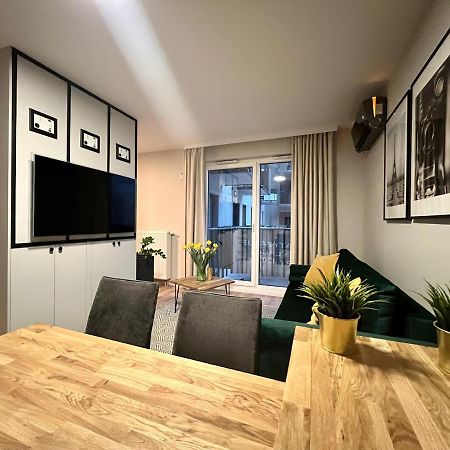 Milionowa 8 - Komfortowe Studio Z Garazem I Klimatyzacja Lodź Bagian luar foto